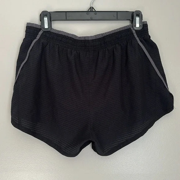 Nike Dri-Fit Perforated Running Shorts - Picture 2 of 5